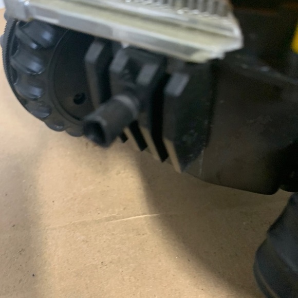 VINTAGE 4x4 OFF ROADER RADIO SHACk( NO REMOTE). - Picture 11 of 11